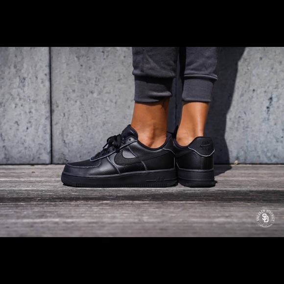 Nike Air Force 1 - Picture 2 of 4